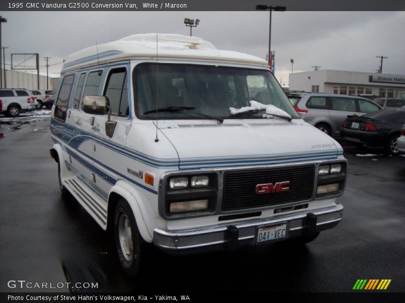 White / Maroon 1995 GMC Vandura G2500 Conversion Van