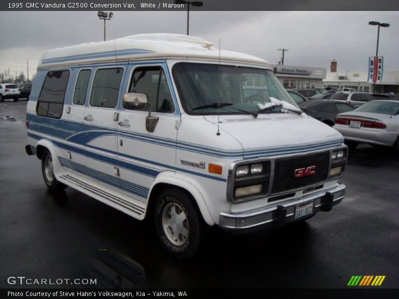 White / Maroon 1995 GMC Vandura G2500 Conversion Van
