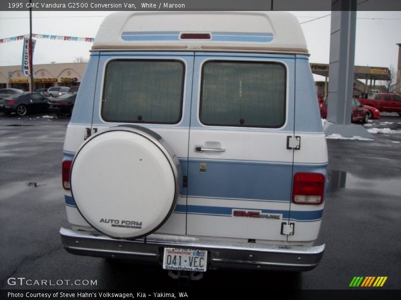 White / Maroon 1995 GMC Vandura G2500 Conversion Van