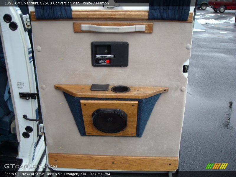 White / Maroon 1995 GMC Vandura G2500 Conversion Van