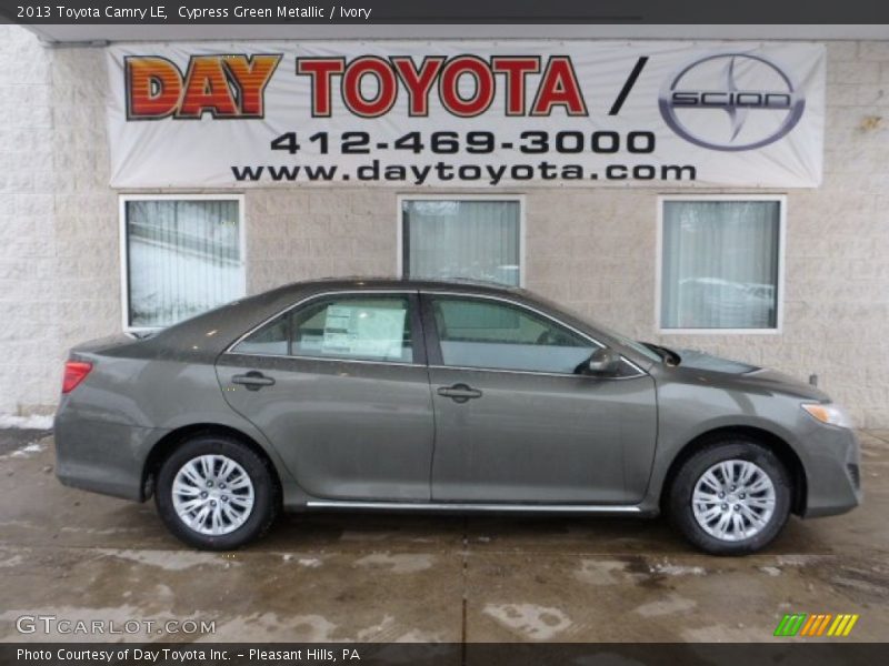 Cypress Green Metallic / Ivory 2013 Toyota Camry LE