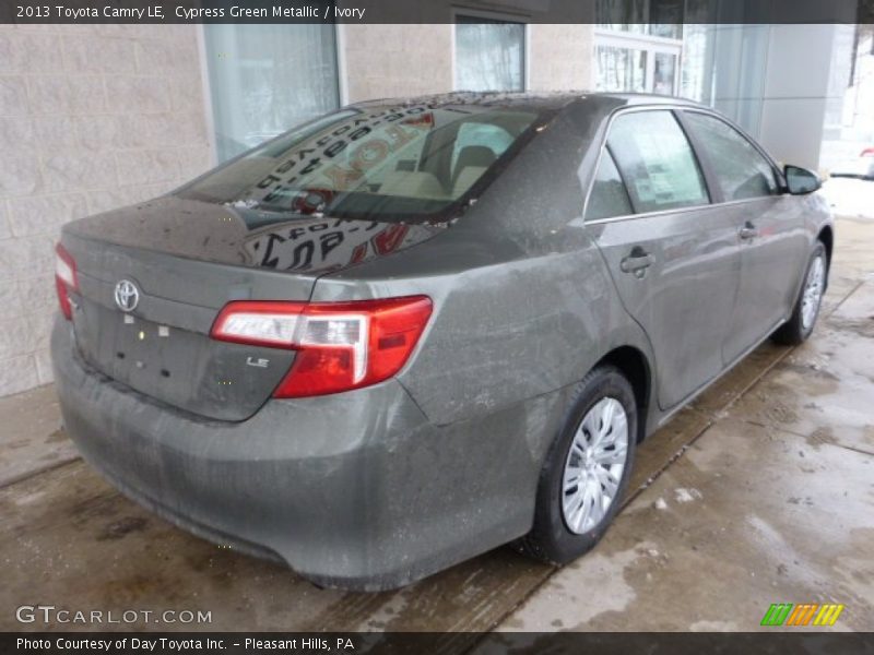 Cypress Green Metallic / Ivory 2013 Toyota Camry LE
