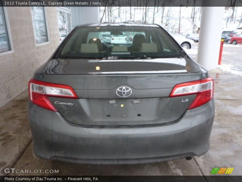 Cypress Green Metallic / Ivory 2013 Toyota Camry LE