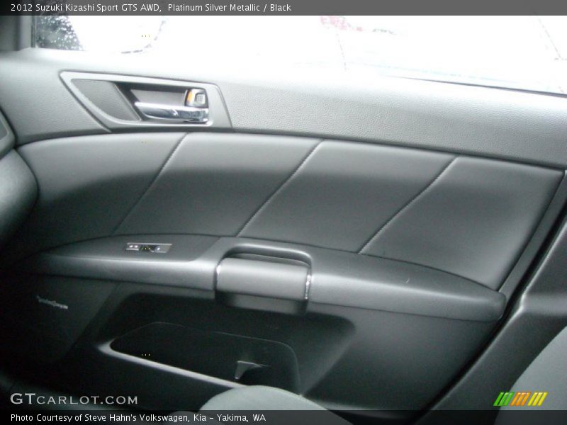 Door Panel of 2012 Kizashi Sport GTS AWD