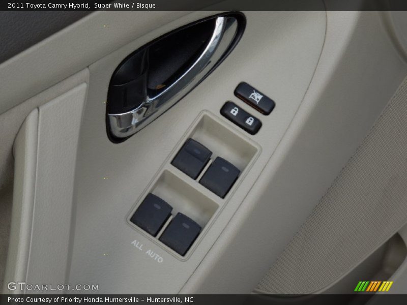 Super White / Bisque 2011 Toyota Camry Hybrid