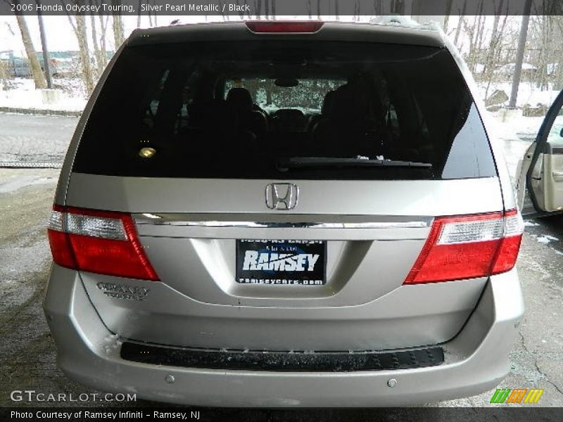 Silver Pearl Metallic / Black 2006 Honda Odyssey Touring