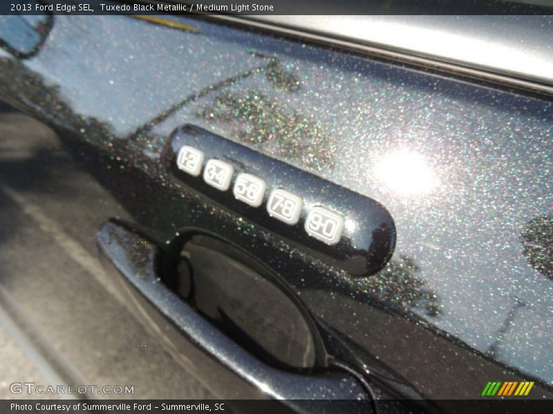 Tuxedo Black Metallic / Medium Light Stone 2013 Ford Edge SEL
