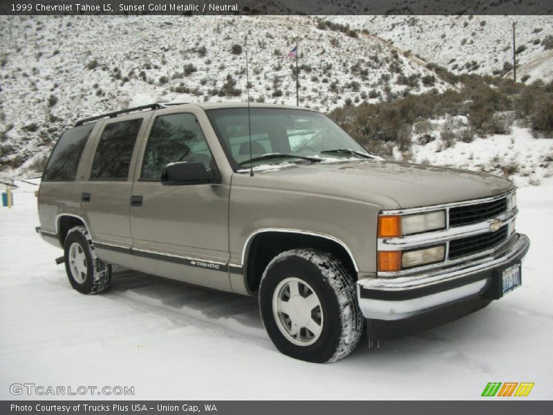 Front 3/4 View of 1999 Tahoe LS