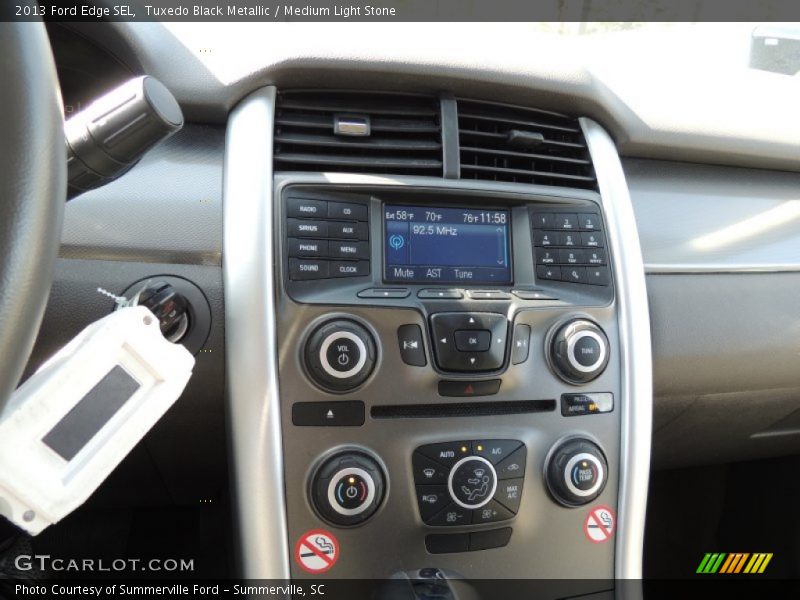 Tuxedo Black Metallic / Medium Light Stone 2013 Ford Edge SEL