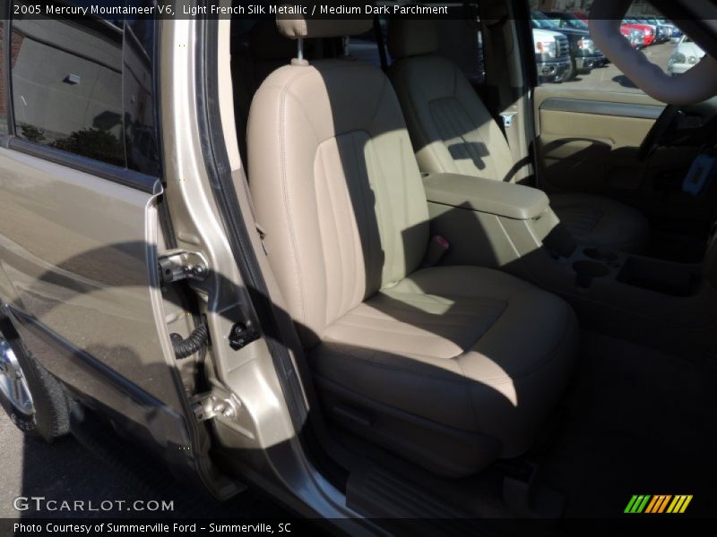 Light French Silk Metallic / Medium Dark Parchment 2005 Mercury Mountaineer V6