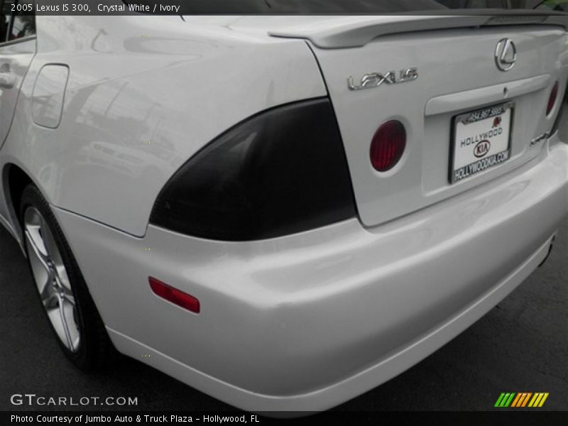 Crystal White / Ivory 2005 Lexus IS 300