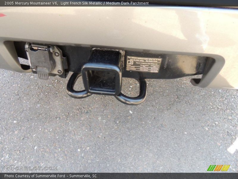 Light French Silk Metallic / Medium Dark Parchment 2005 Mercury Mountaineer V6