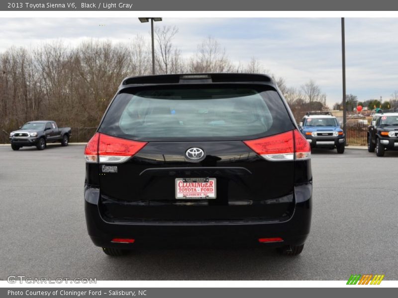Black / Light Gray 2013 Toyota Sienna V6