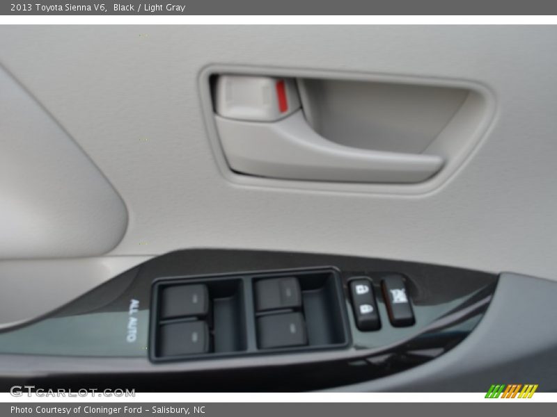 Black / Light Gray 2013 Toyota Sienna V6