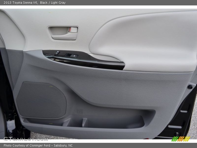 Black / Light Gray 2013 Toyota Sienna V6