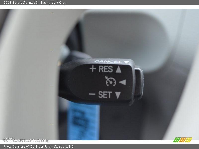 Black / Light Gray 2013 Toyota Sienna V6