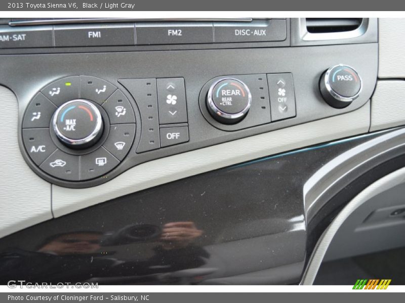 Black / Light Gray 2013 Toyota Sienna V6