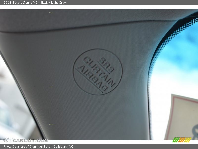 Black / Light Gray 2013 Toyota Sienna V6