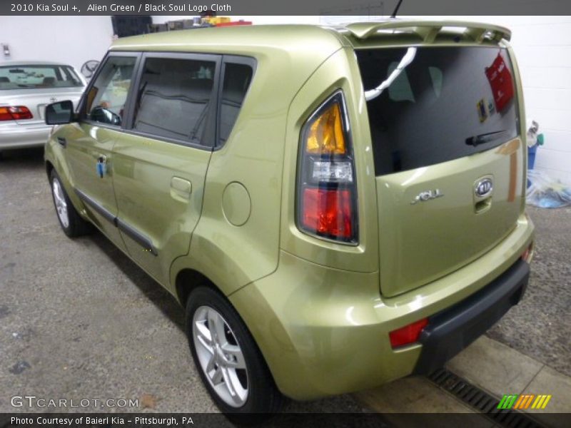 Alien Green / Black Soul Logo Cloth 2010 Kia Soul +