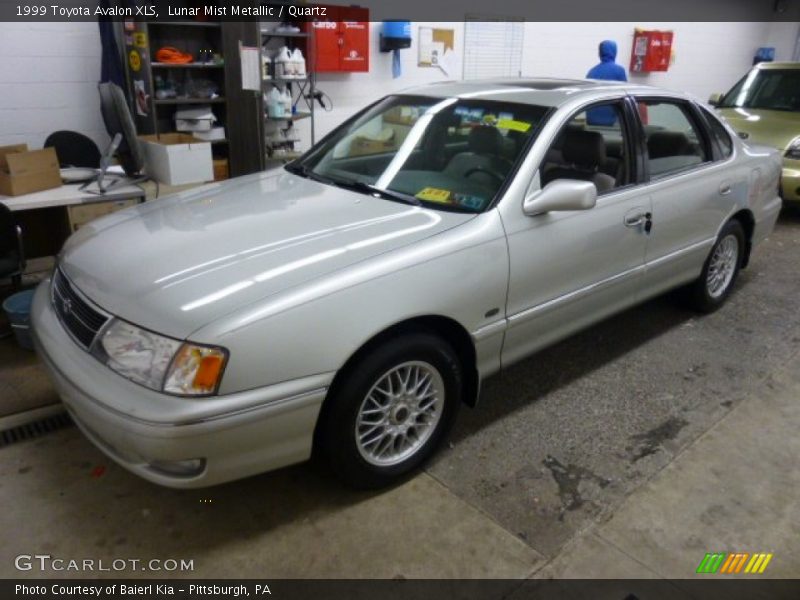Lunar Mist Metallic / Quartz 1999 Toyota Avalon XLS