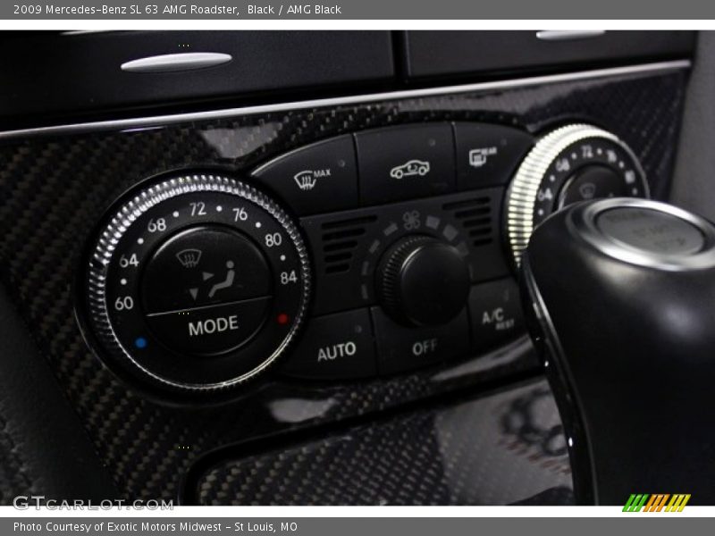 Controls of 2009 SL 63 AMG Roadster