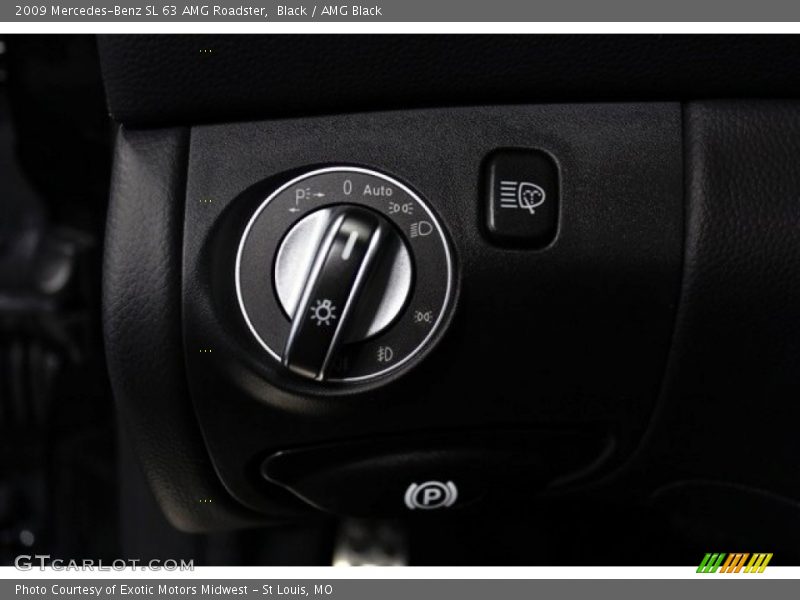 Controls of 2009 SL 63 AMG Roadster