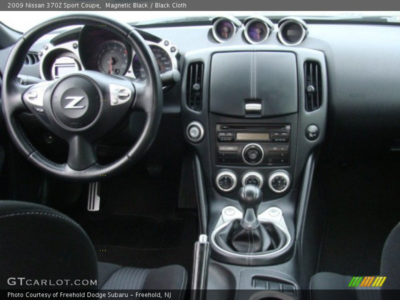 Magnetic Black / Black Cloth 2009 Nissan 370Z Sport Coupe