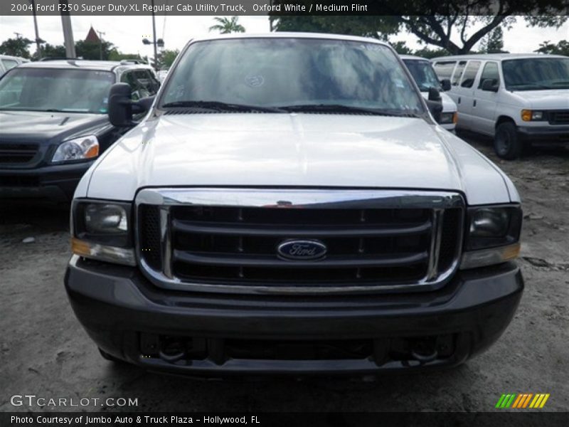 Oxford White / Medium Flint 2004 Ford F250 Super Duty XL Regular Cab Utility Truck