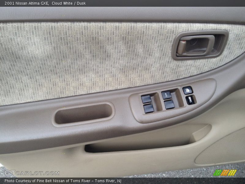 Cloud White / Dusk 2001 Nissan Altima GXE