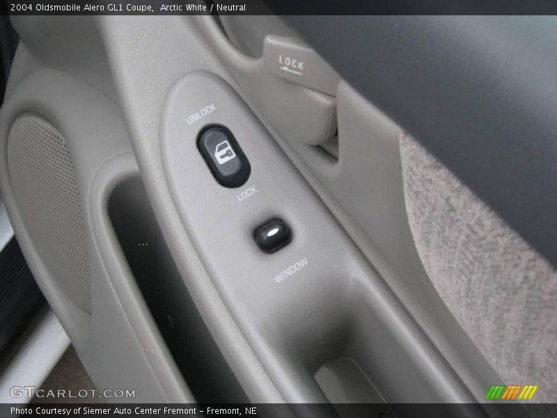 Arctic White / Neutral 2004 Oldsmobile Alero GL1 Coupe