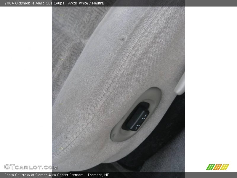 Arctic White / Neutral 2004 Oldsmobile Alero GL1 Coupe