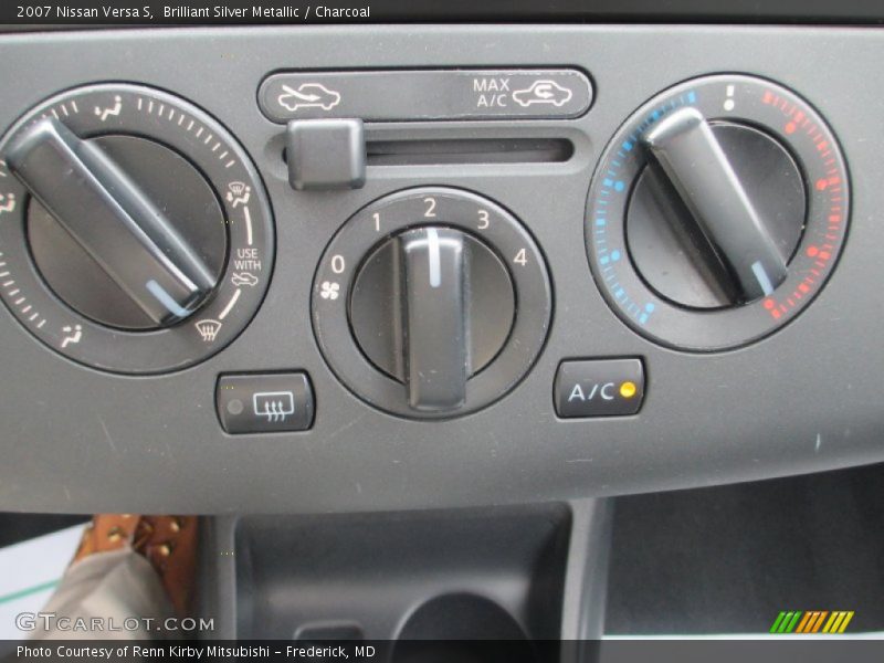Brilliant Silver Metallic / Charcoal 2007 Nissan Versa S