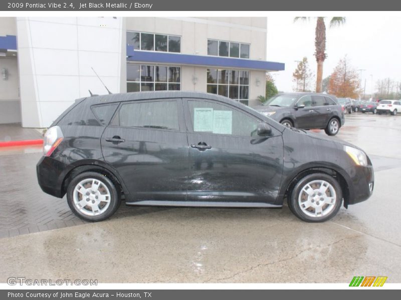 Jet Black Metallic / Ebony 2009 Pontiac Vibe 2.4
