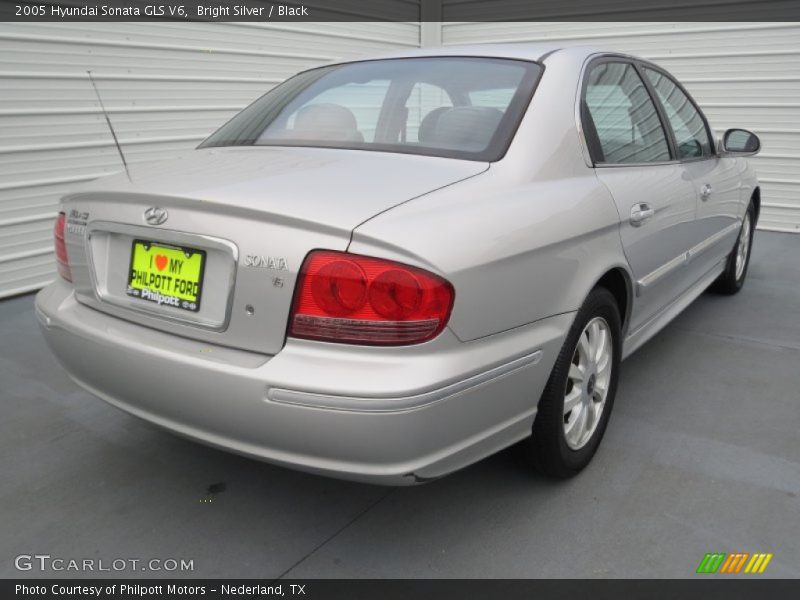 Bright Silver / Black 2005 Hyundai Sonata GLS V6