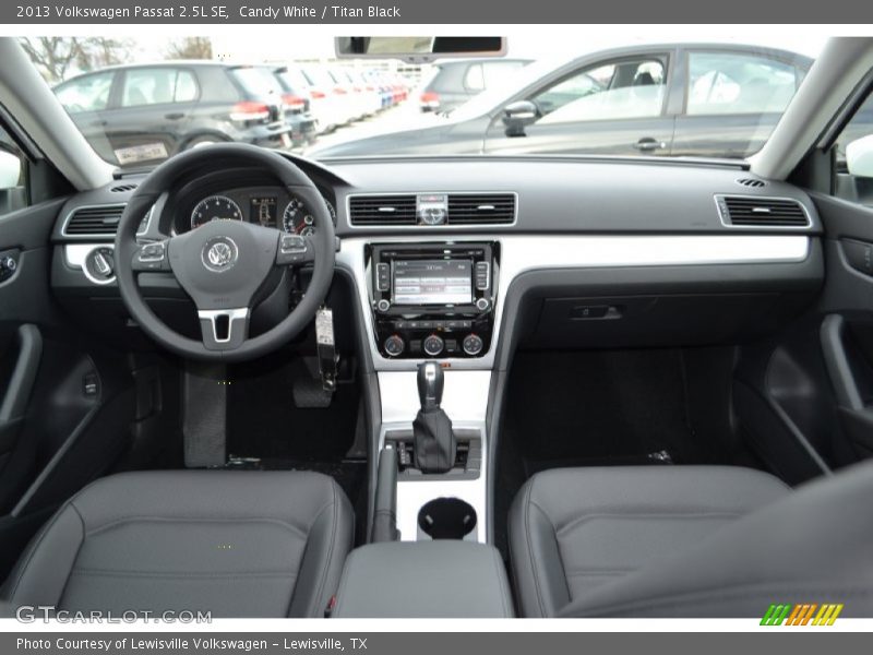 Candy White / Titan Black 2013 Volkswagen Passat 2.5L SE