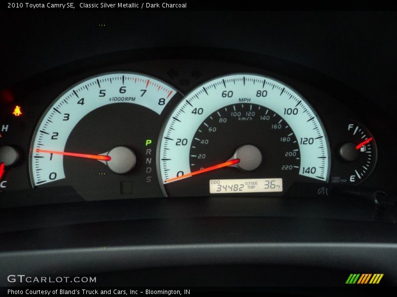 Classic Silver Metallic / Dark Charcoal 2010 Toyota Camry SE