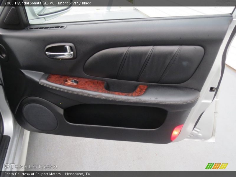 Bright Silver / Black 2005 Hyundai Sonata GLS V6