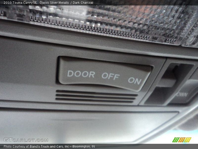 Classic Silver Metallic / Dark Charcoal 2010 Toyota Camry SE