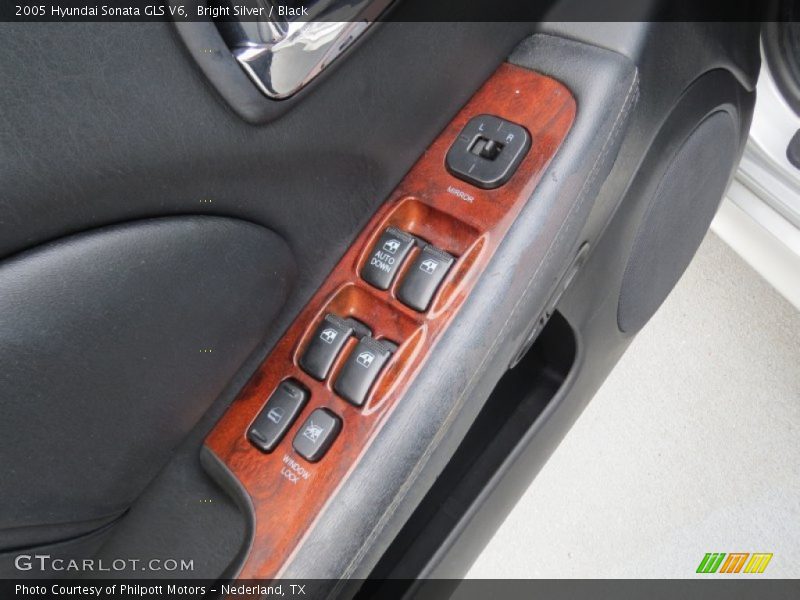 Bright Silver / Black 2005 Hyundai Sonata GLS V6