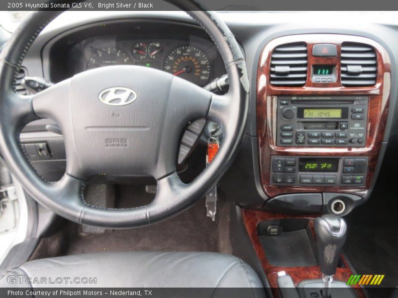 Bright Silver / Black 2005 Hyundai Sonata GLS V6