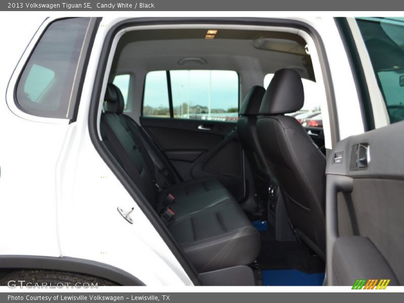 Candy White / Black 2013 Volkswagen Tiguan SE