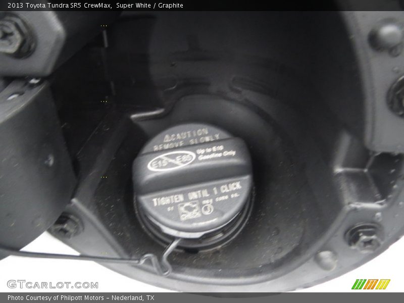 Super White / Graphite 2013 Toyota Tundra SR5 CrewMax