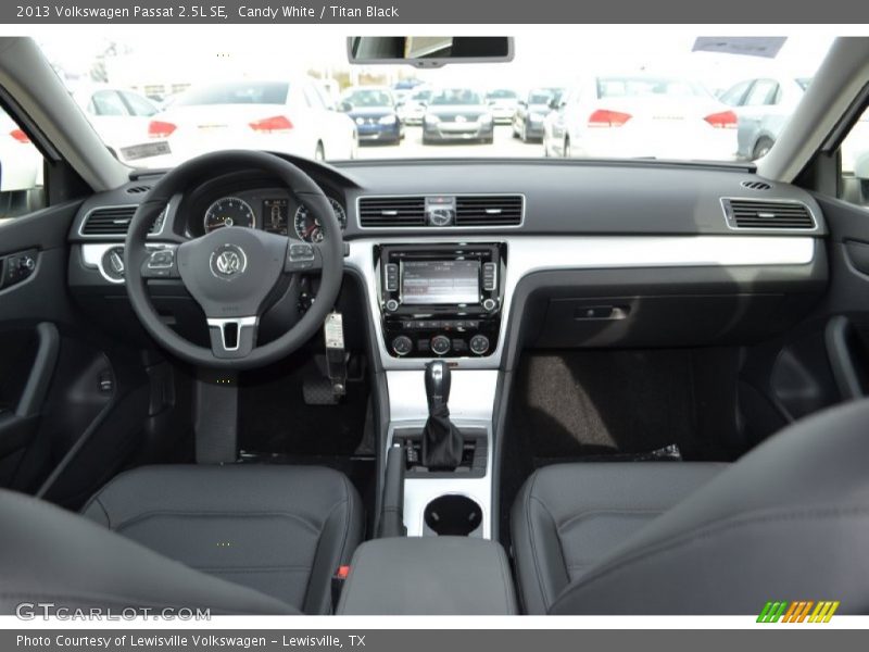 Candy White / Titan Black 2013 Volkswagen Passat 2.5L SE