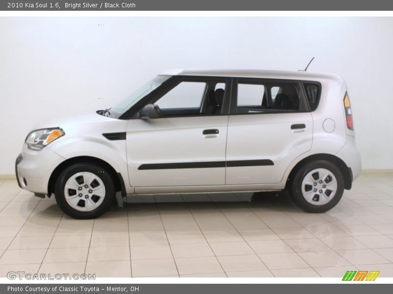Bright Silver / Black Cloth 2010 Kia Soul 1.6
