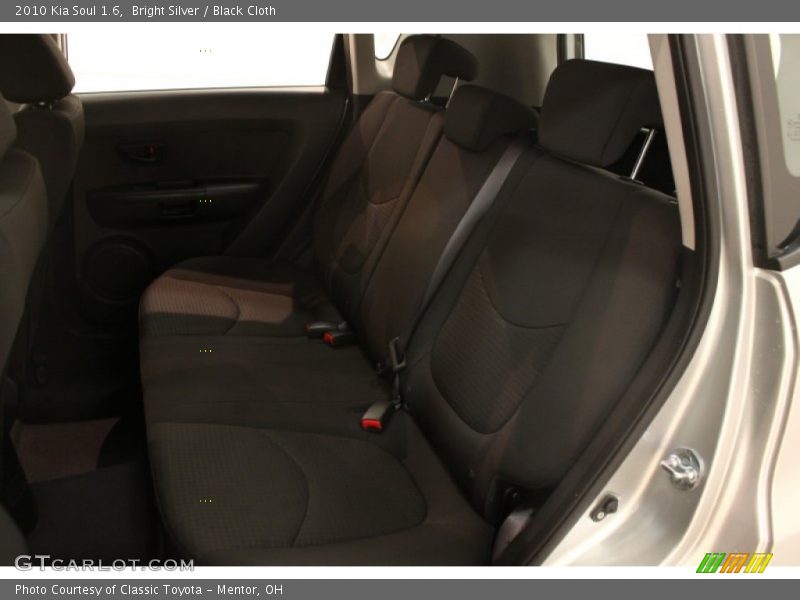 Bright Silver / Black Cloth 2010 Kia Soul 1.6