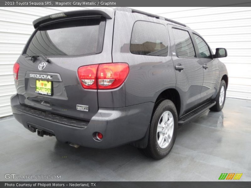 Magnetic Gray Metallic / Graphite 2013 Toyota Sequoia SR5