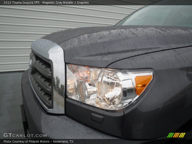 Magnetic Gray Metallic / Graphite 2013 Toyota Sequoia SR5