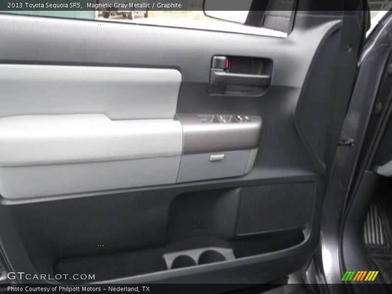 Magnetic Gray Metallic / Graphite 2013 Toyota Sequoia SR5