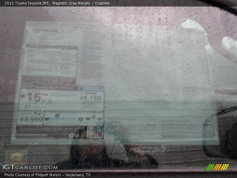 Magnetic Gray Metallic / Graphite 2013 Toyota Sequoia SR5