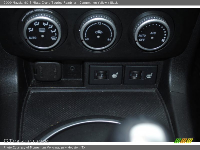 Controls of 2009 MX-5 Miata Grand Touring Roadster